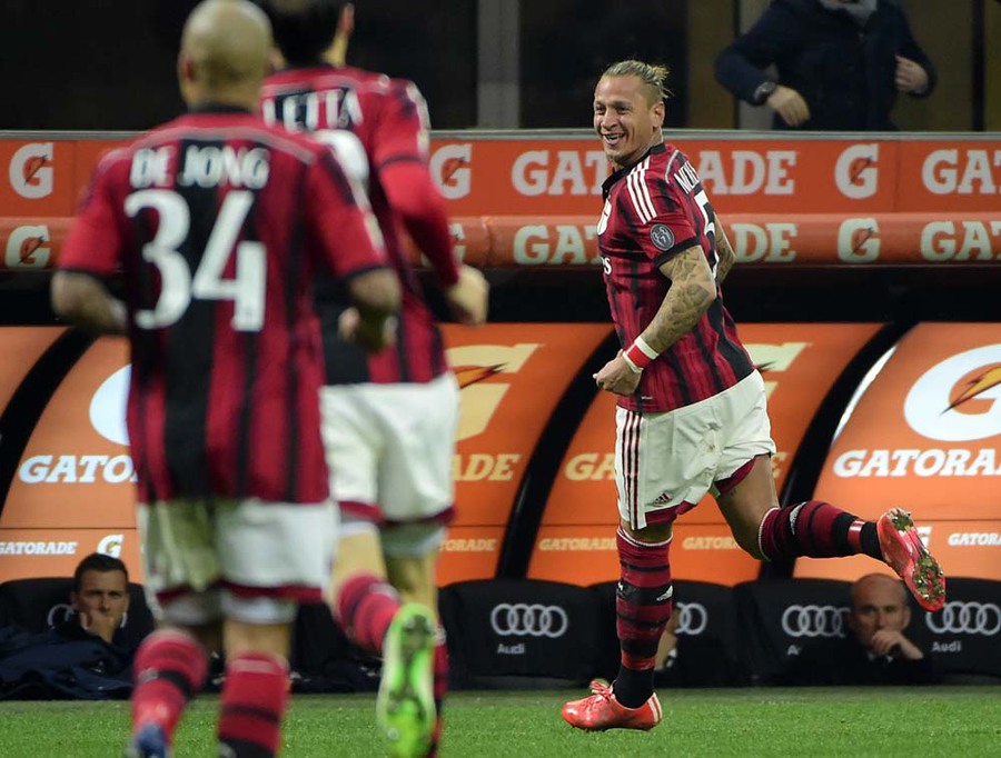 Rossoneri Robohkan Cagliari