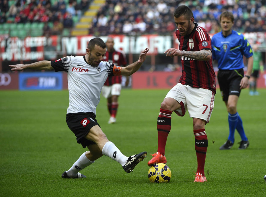 Milan Sikat Cesena di San Siro