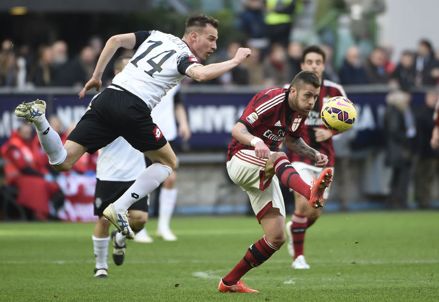 Milan Sikat Cesena di San Siro
