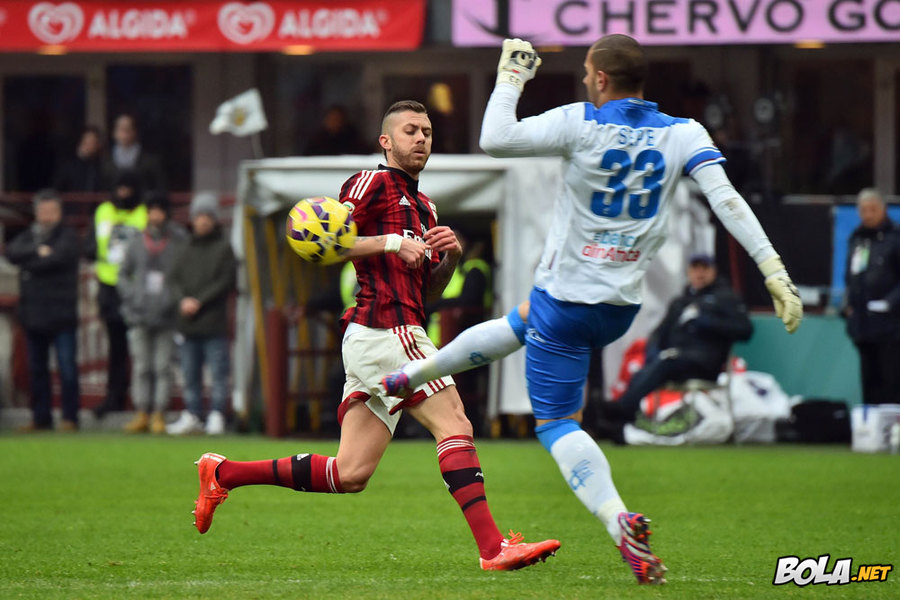 Gol Destro Gagal Menangkan 10 Pemain AC Milan