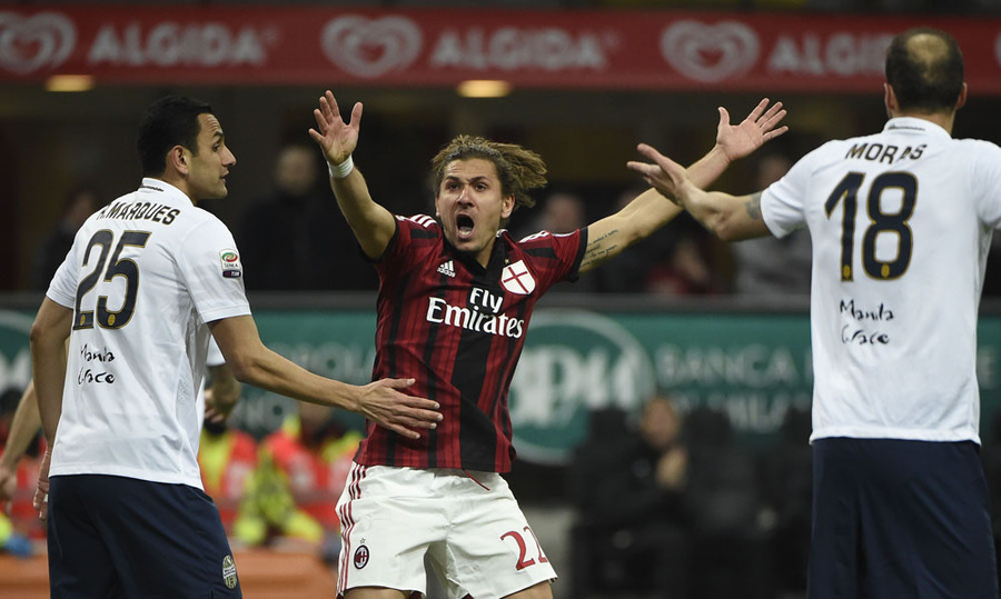 Lopez Bikin Milan Patah Hati