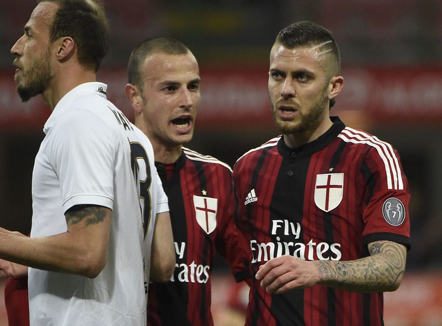 Lopez Bikin Milan Patah Hati