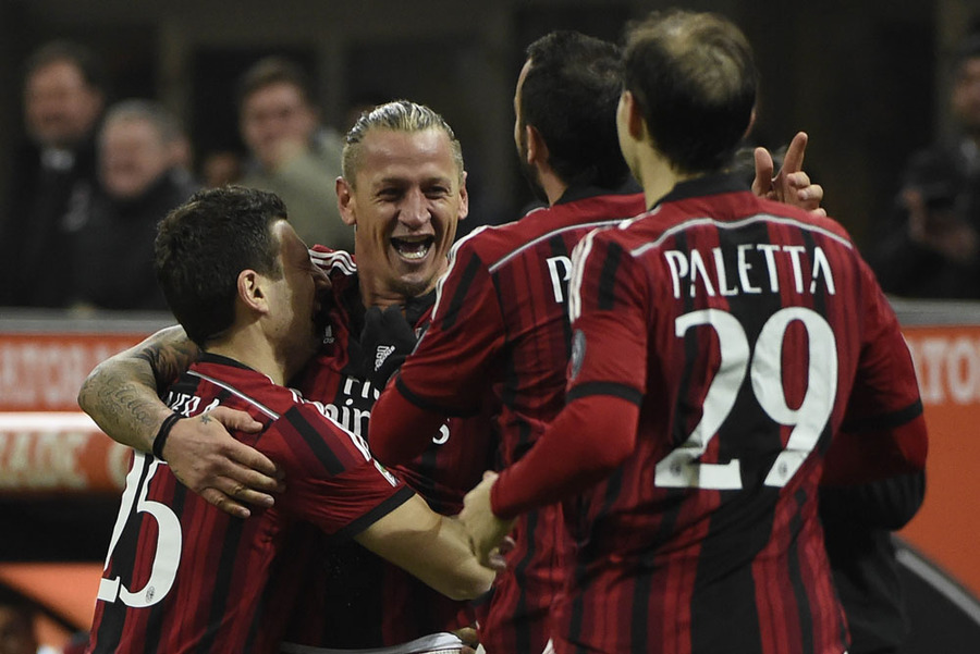 Lopez Bikin Milan Patah Hati