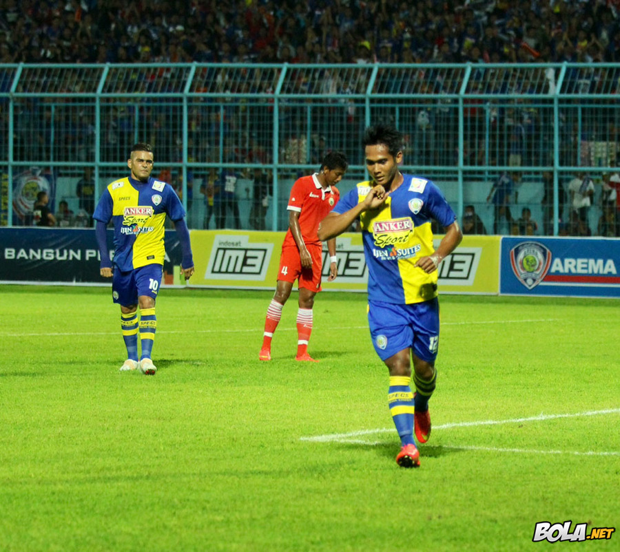 Bintang Lima Arema Terkam Macan Ibukota