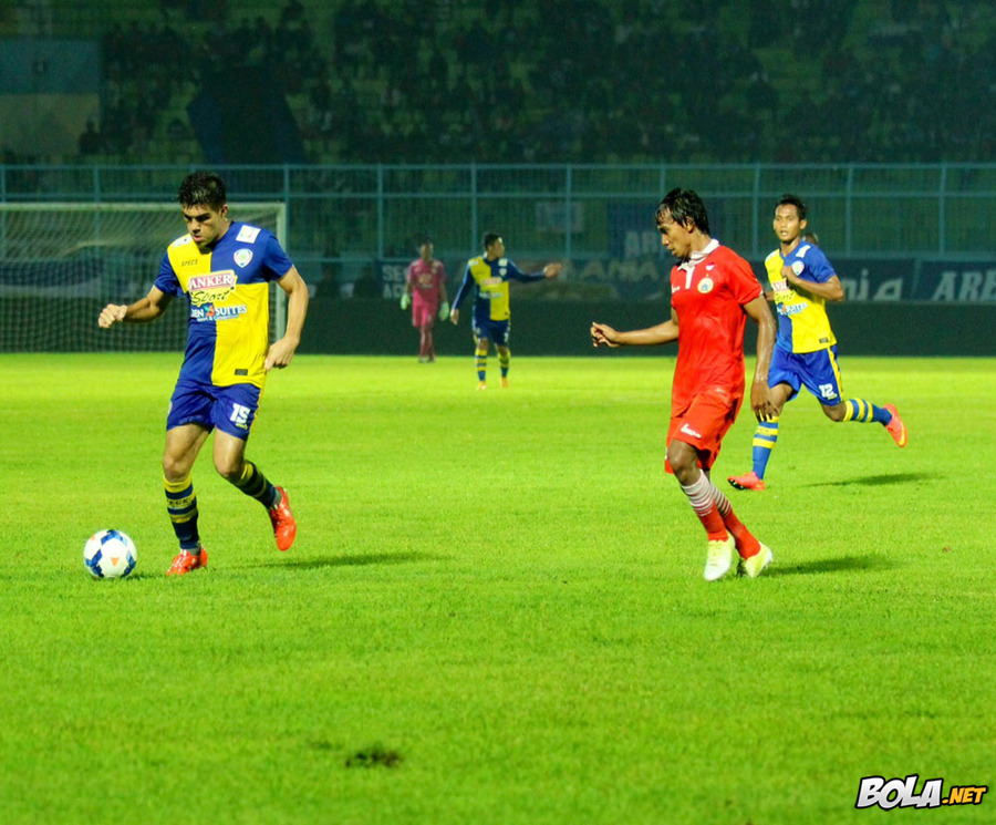 Bintang Lima Arema Terkam Macan Ibukota