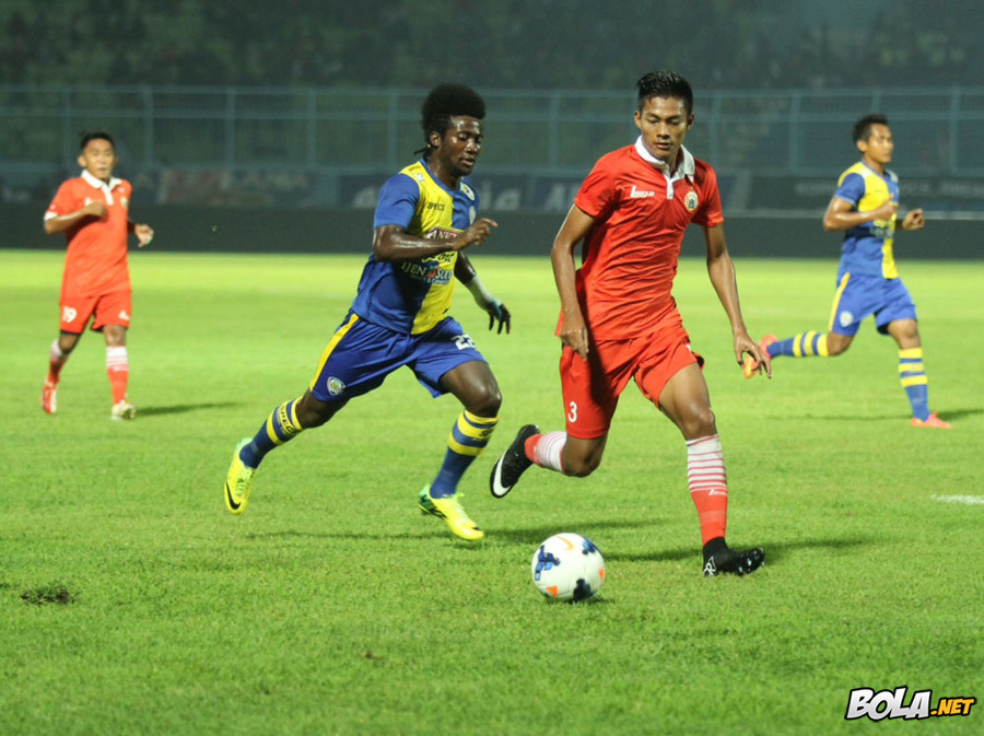 Bintang Lima Arema Terkam Macan Ibukota