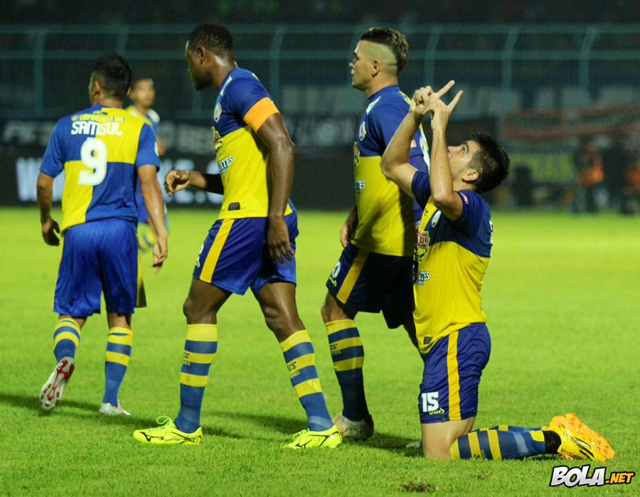 Penuh Drama dan Hujan Gol, Arema vs Persija Sama Kuat