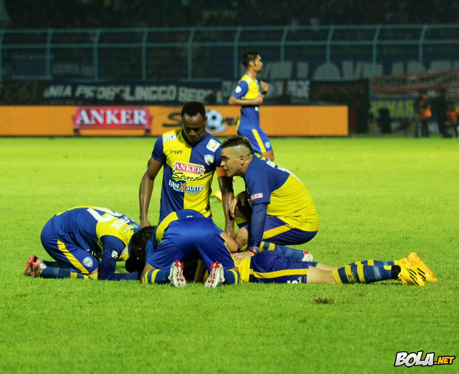 Penuh Drama dan Hujan Gol, Arema vs Persija Sama Kuat
