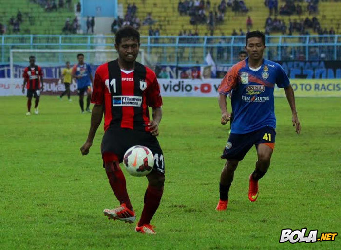 Bantai Persipura, Arema Sempurna