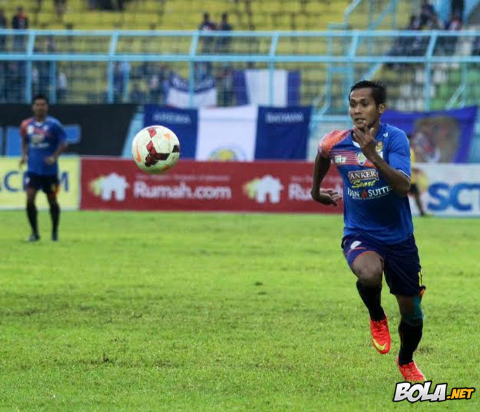 Bantai Persipura, Arema Sempurna