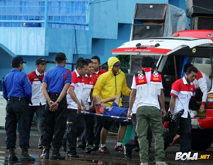 Bantai Persipura, Arema Sempurna