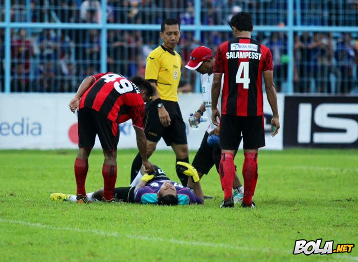 Bantai Persipura, Arema Sempurna