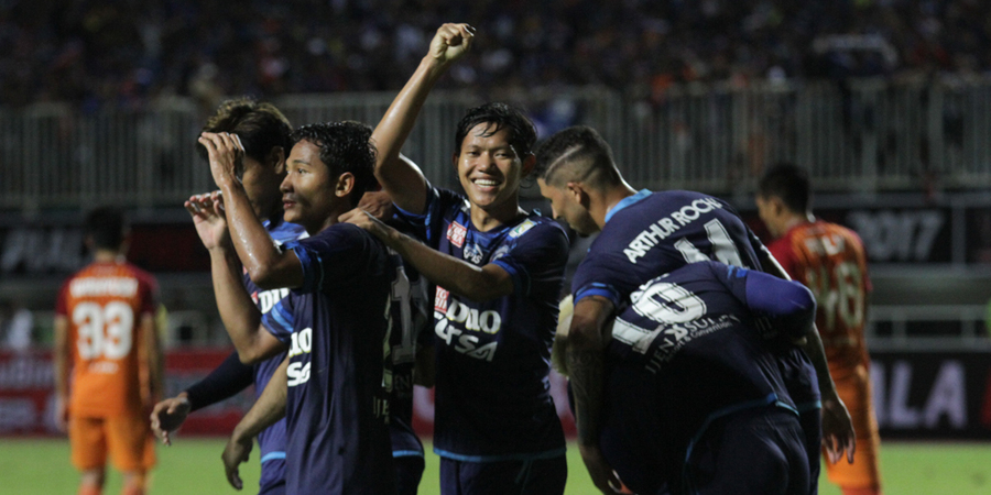 Pesta Arema FC di Pakansari