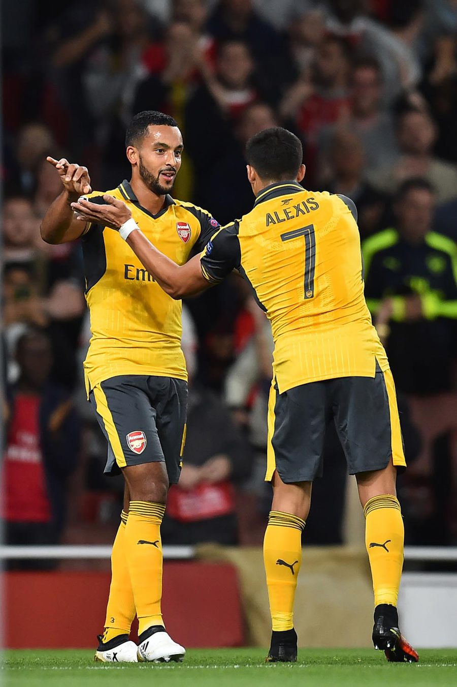 Walcott On Fire, Arsenal Libas basel