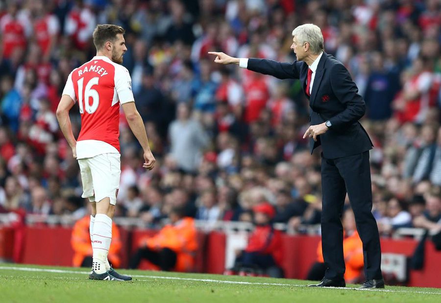 Arsenal Bantai Manchester United