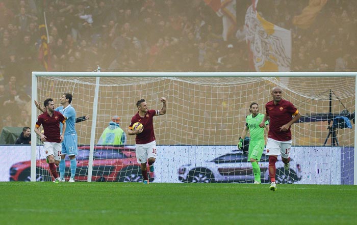 Totti Selamatkan Roma di Derby della Capitale
