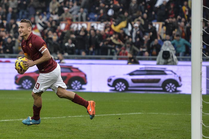 Totti Selamatkan Roma di Derby della Capitale