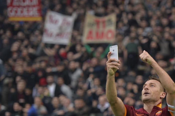 Totti Selamatkan Roma di Derby della Capitale