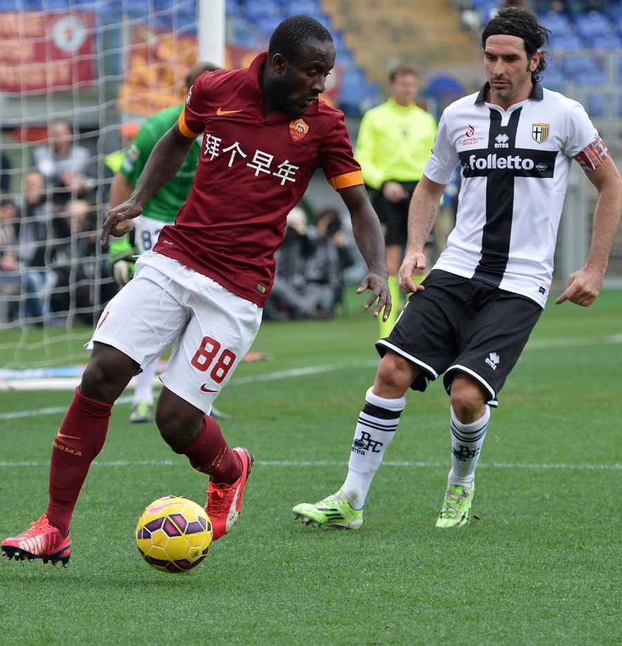 Parma Buat Frustrasi Roma
