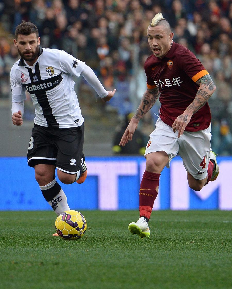 Parma Buat Frustrasi Roma
