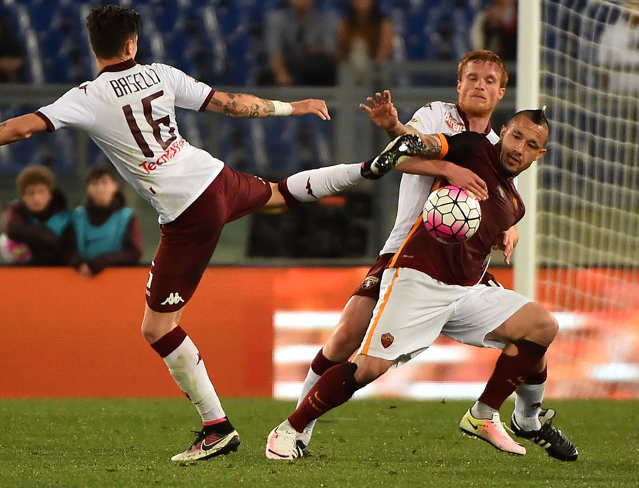 Doppietta Magis Totti Menangkan I Lupi
