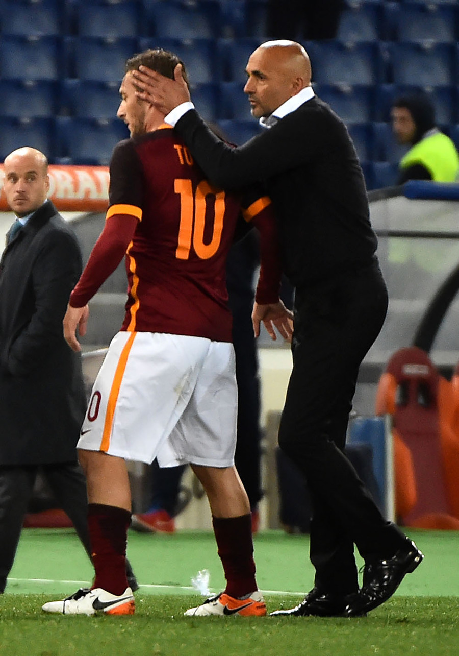 Doppietta Magis Totti Menangkan I Lupi
