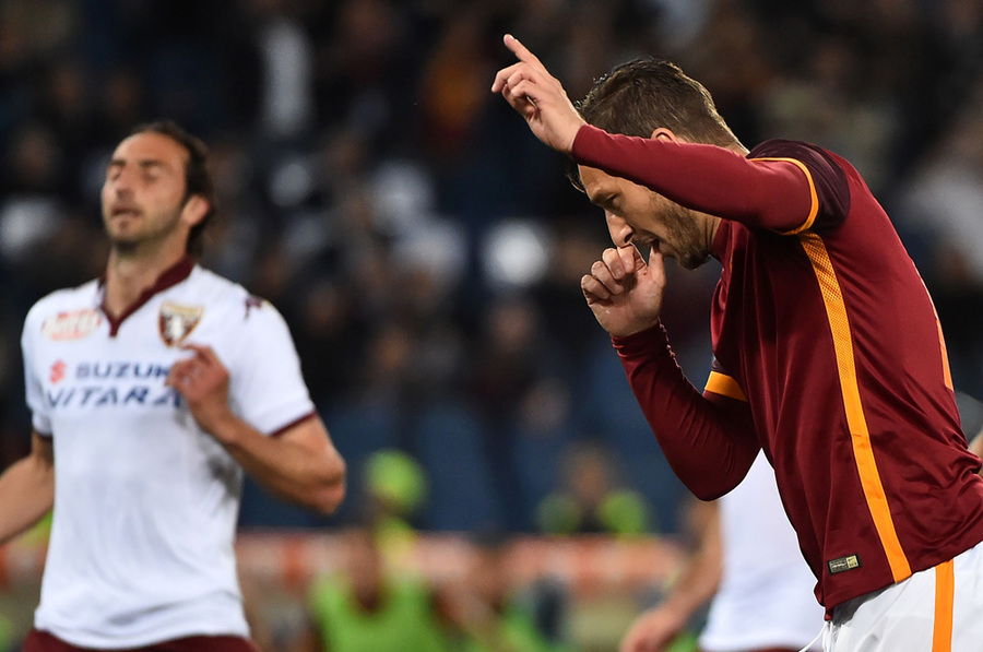 Doppietta Magis Totti Menangkan I Lupi