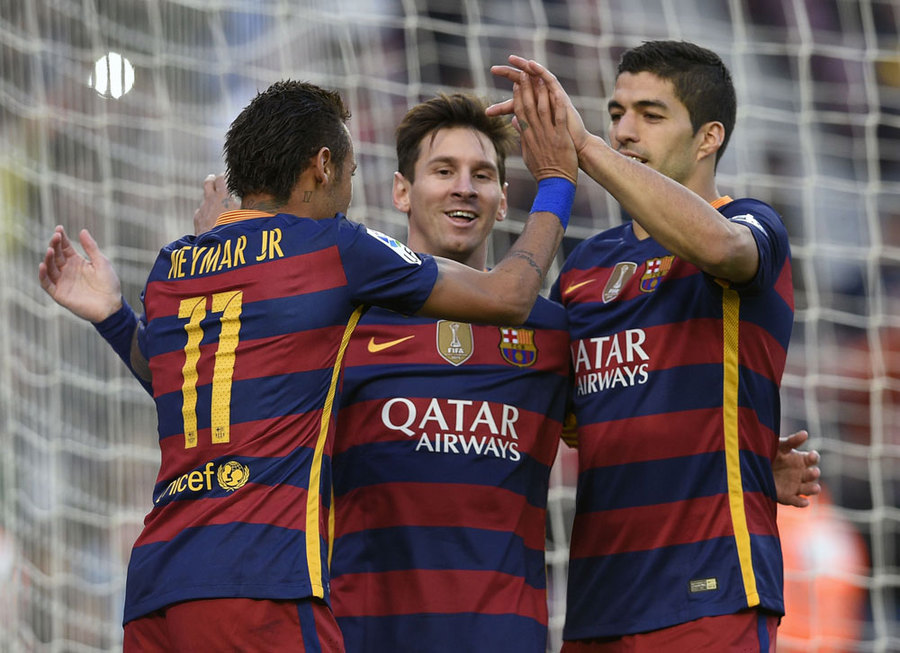 Hattrick Messi Benamkan Perlawanan Granada