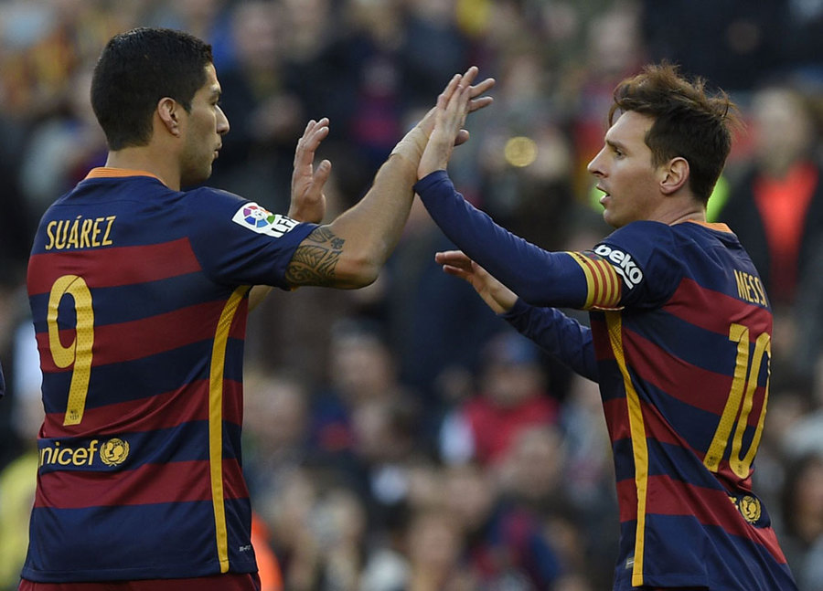 Hattrick Messi Benamkan Perlawanan Granada