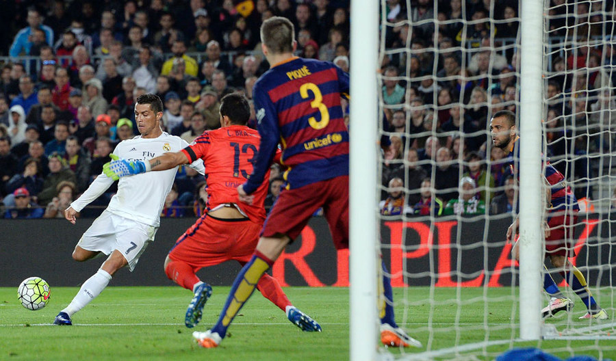 Ronaldo Bungkam Publik Camp Nou