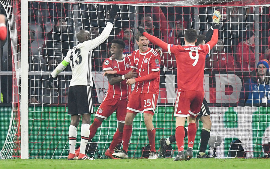 Pembantaian di Allianz Arena