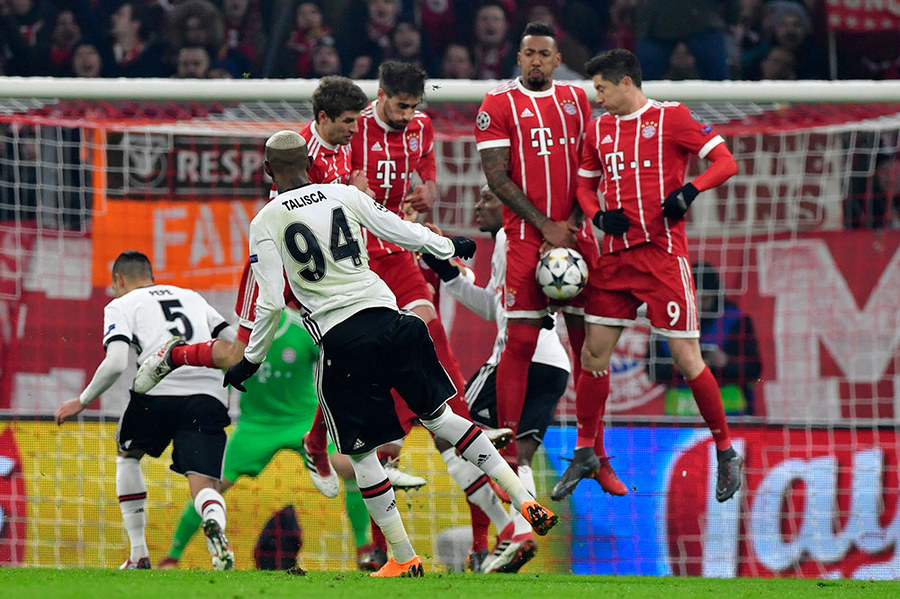 Pembantaian di Allianz Arena