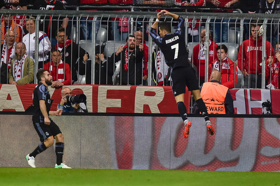 Milestone CR7 Bungkam Bayern di Allianz Arena