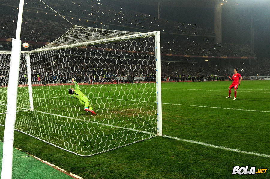 Penalti Lovren Gagal, Liverpool Disingkirkan Besiktas