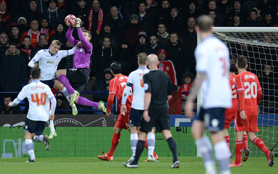 Review: Bolton Gagal Bendung Laju Liverpool