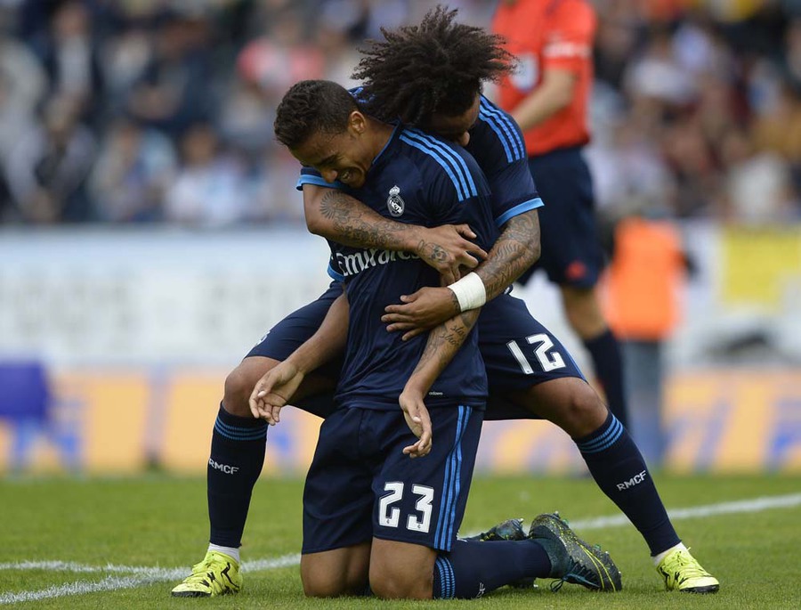 Los Blancos Kuasai Balaidos