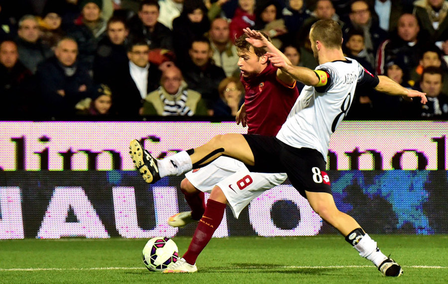 Roma Curi Tiga Poin Dari Cesena