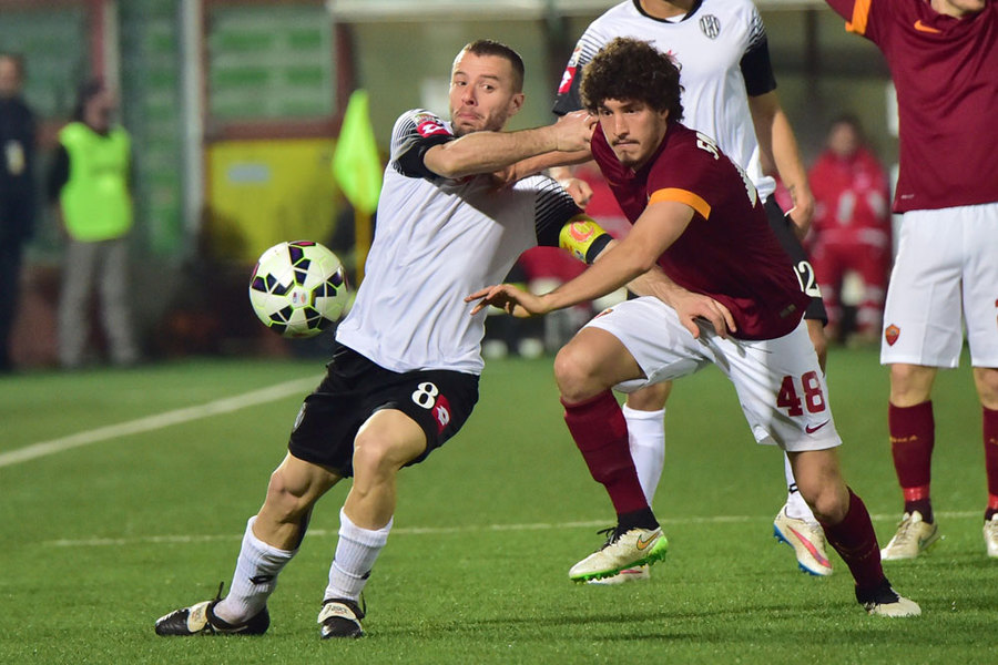 Roma Curi Tiga Poin Dari Cesena
