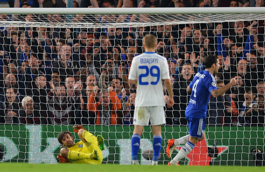 Free Kick Willian Beri Tiga Angka Bagi Mourinho
