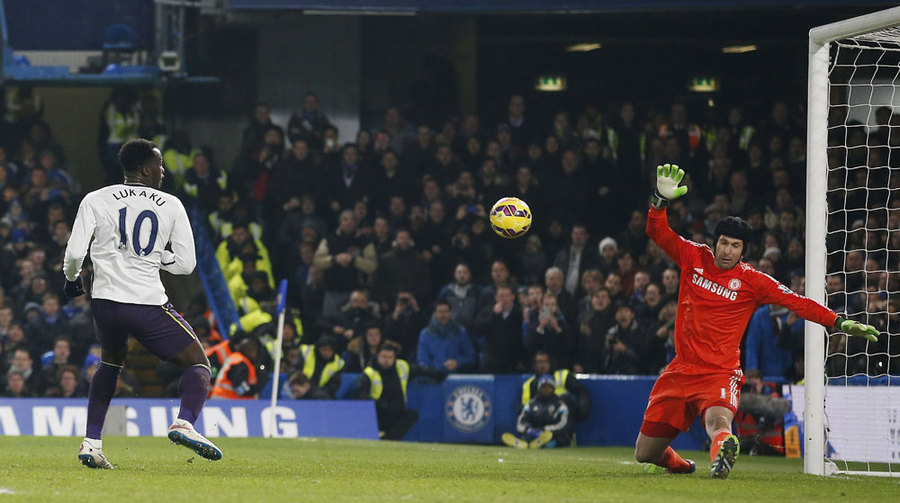 Gol Tunggal Willian Tumbangkan Everton