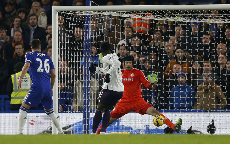 Gol Tunggal Willian Tumbangkan Everton