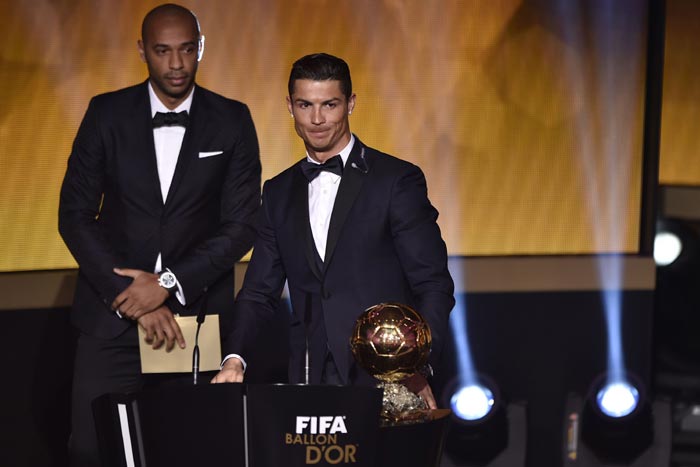 Ronaldo Raih Ballon d'Or 2014!