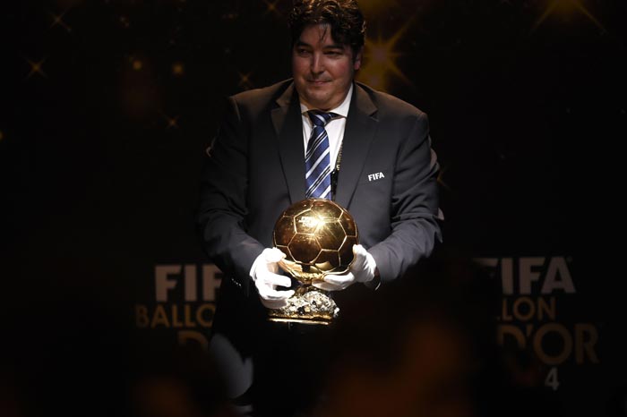 Ronaldo Raih Ballon d'Or 2014!