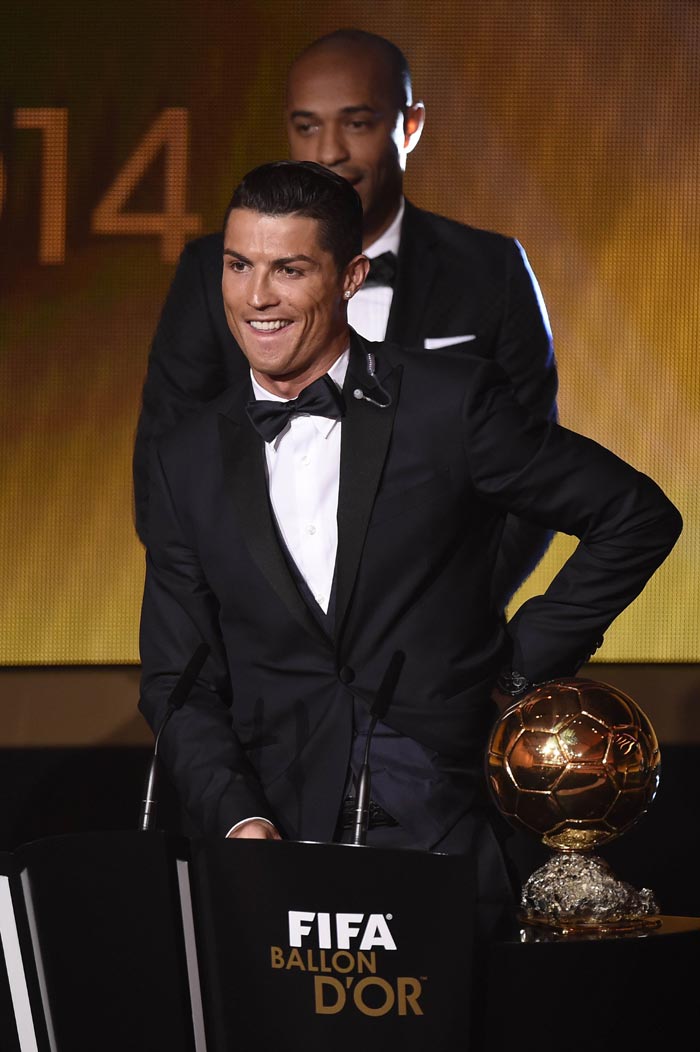 Ronaldo Raih Ballon d'Or 2014!