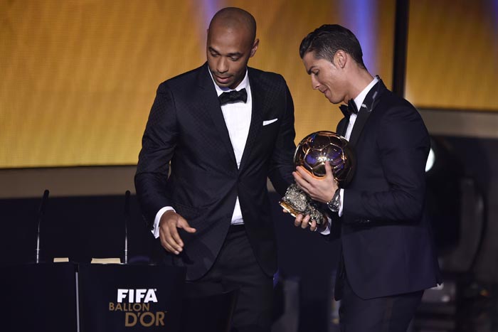 Ronaldo Raih Ballon d'Or 2014!