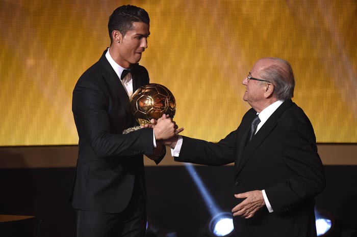 Ronaldo Raih Ballon d'Or 2014!