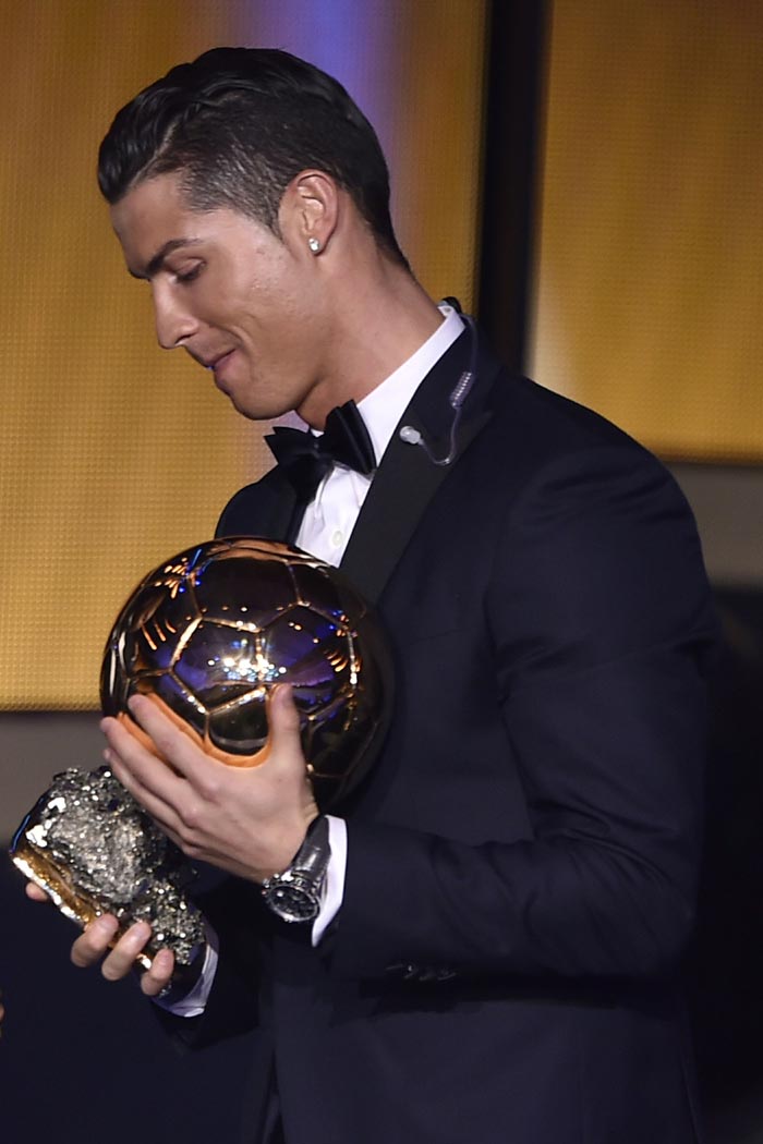 Ronaldo Raih Ballon d'Or 2014!