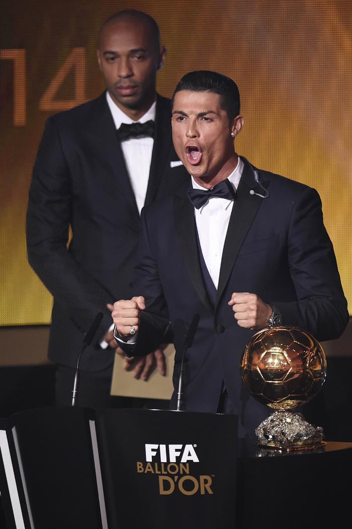 Ronaldo Raih Ballon d'Or 2014!