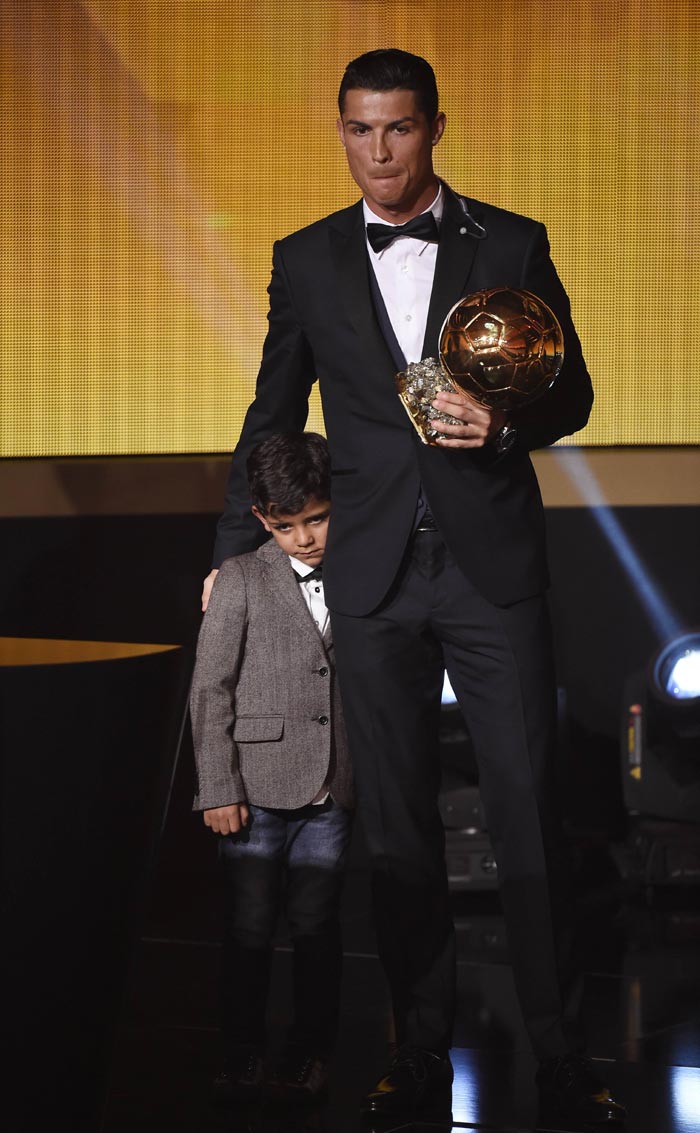 Ronaldo Raih Ballon d'Or 2014!