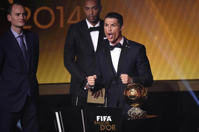 Ronaldo Raih Ballon d'Or 2014!